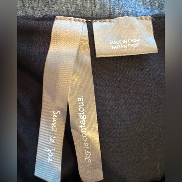 27 inches PTP 28 inches black no sleeve lace over top - Picture 4 of 9